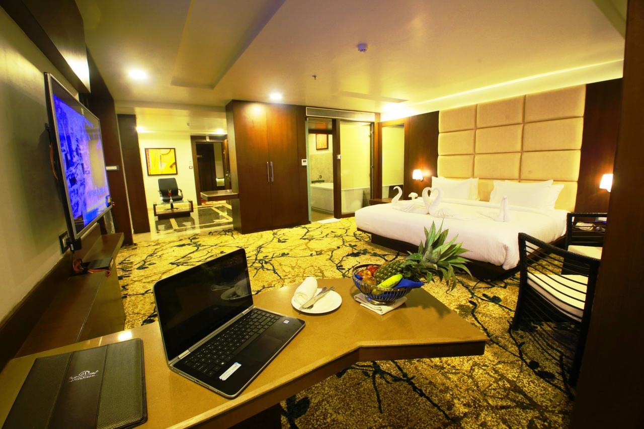 Vijan Mahal Hotell Jabalpur Exteriör bild