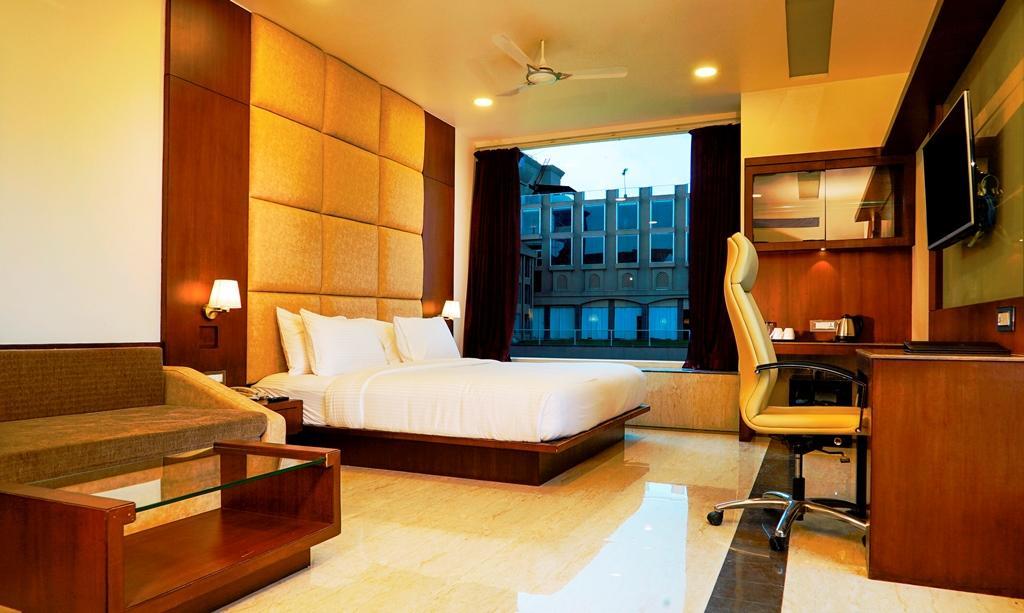 Vijan Mahal Hotell Jabalpur Exteriör bild